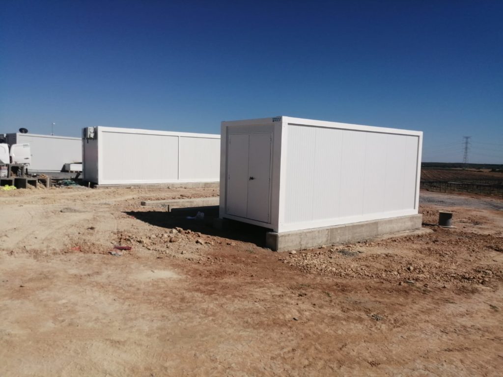 casetas en plantas solares