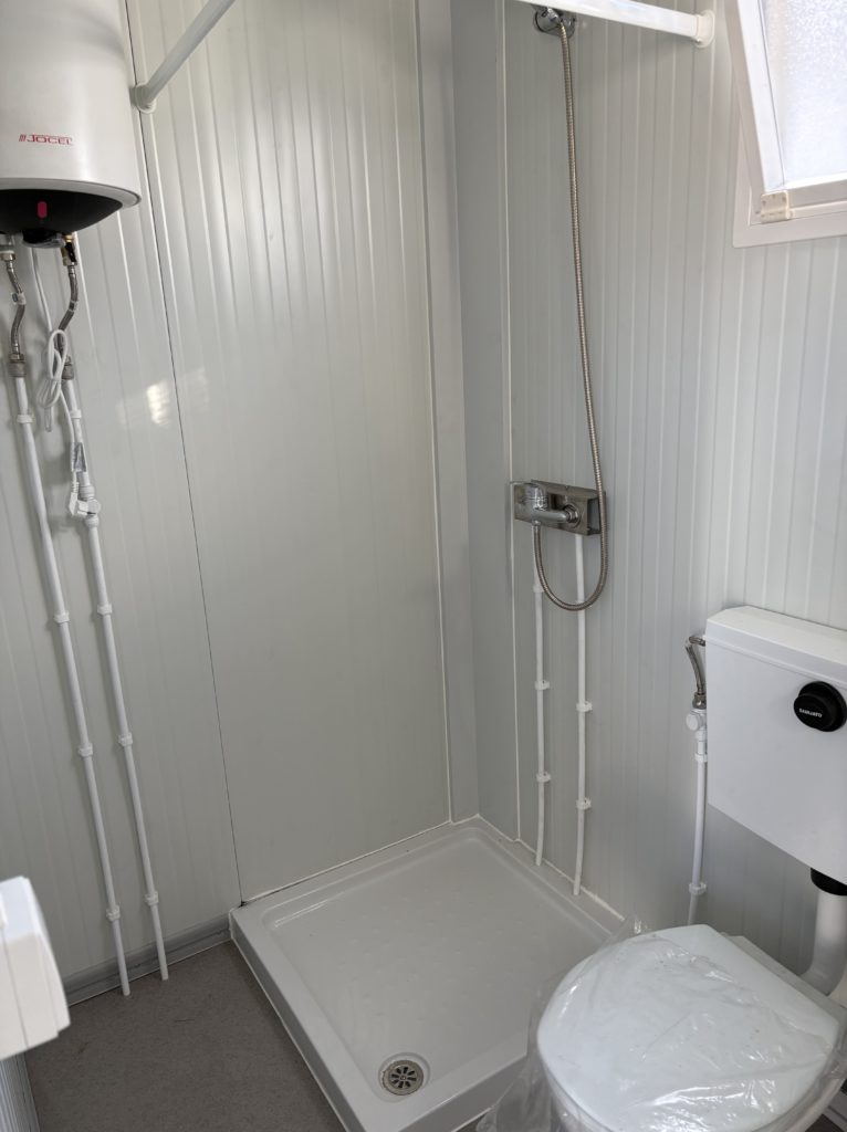 caseta de obra tobelem baño